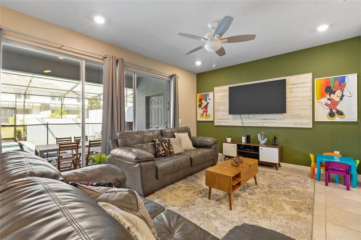 Image No.9-5 Bed Townhouse for sale