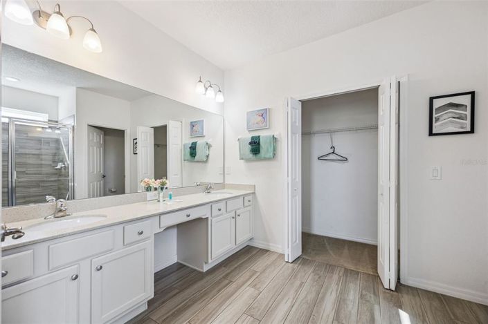 Image No.16-13 Bed House for sale