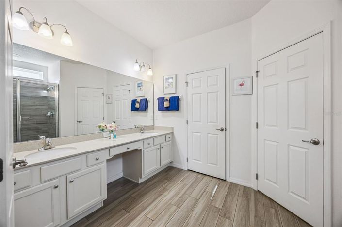 Image No.43-13 Bed House for sale