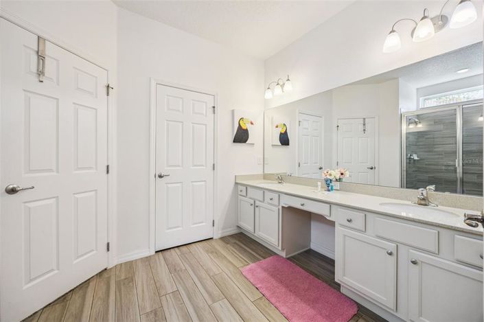 Image No.45-13 Bed House for sale