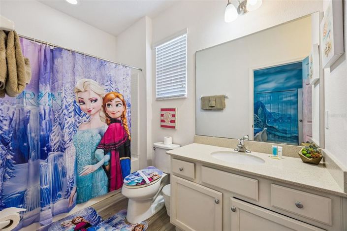 Image No.8-13 Bed House for sale