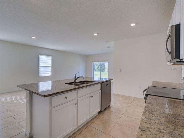 Image No.8-5 Bed House for sale