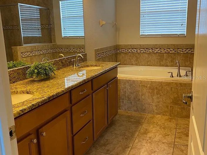 Image No.7-4 Bed House for sale