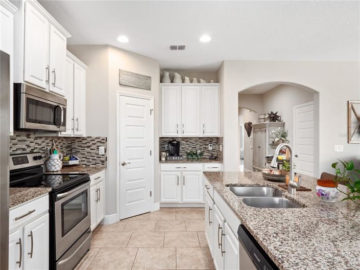 Image No.9-4 Bed House for sale