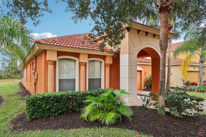 Image No.2-4 Bed House for sale