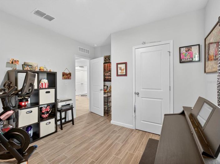 Image No.17-4 Bed House for sale