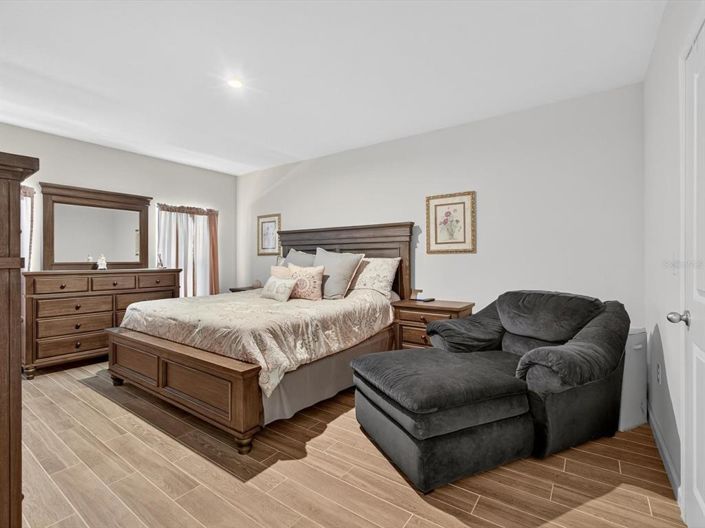 Image No.23-4 Bed House for sale