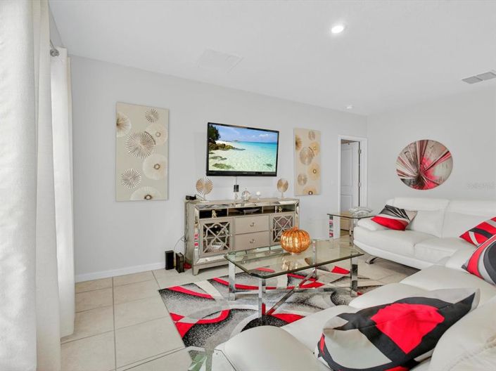 Image No.8-4 Bed House for sale