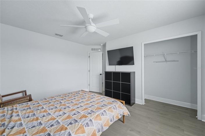 Image No.20-4 Bed House for sale