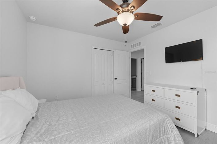 Image No.24-4 Bed House for sale