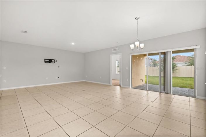 Image No.12-4 Bed House for sale