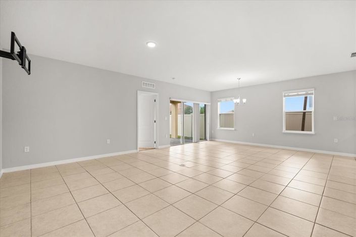 Image No.13-4 Bed House for sale