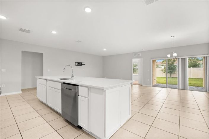 Image No.8-4 Bed House for sale