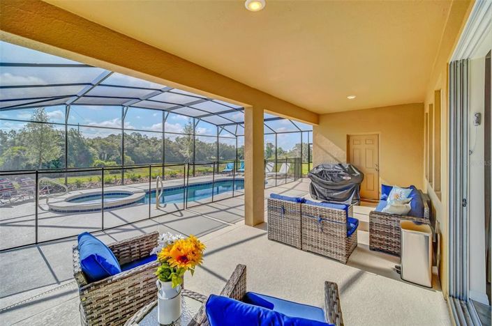 Image No.2-6 Bed House for sale