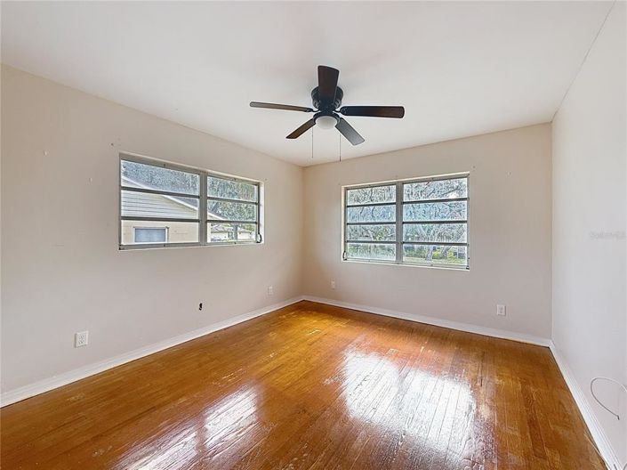 Image No.14-3 Bed House for sale