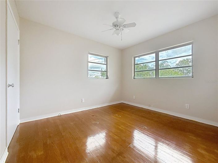 Image No.17-3 Bed House for sale