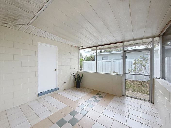 Image No.19-3 Bed House for sale