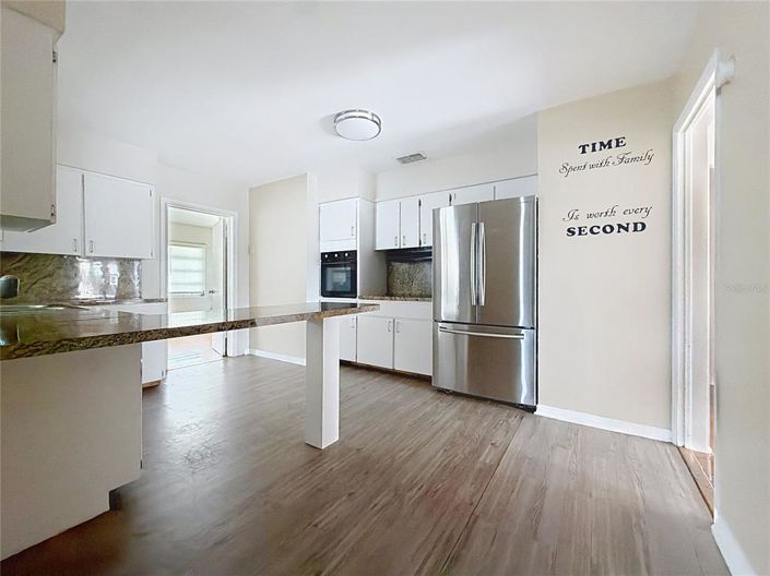 Image No.8-3 Bed House for sale