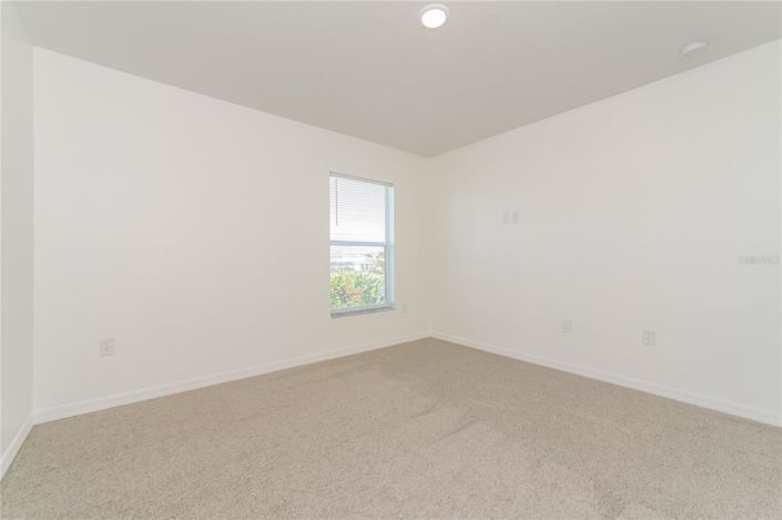 Image No.18-5 Bed House for sale