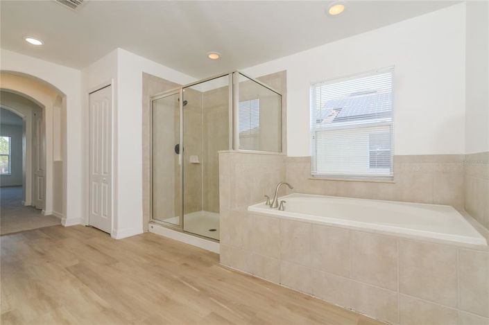 Image No.19-5 Bed House for sale