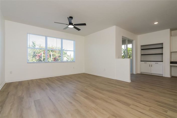 Image No.3-5 Bed House for sale