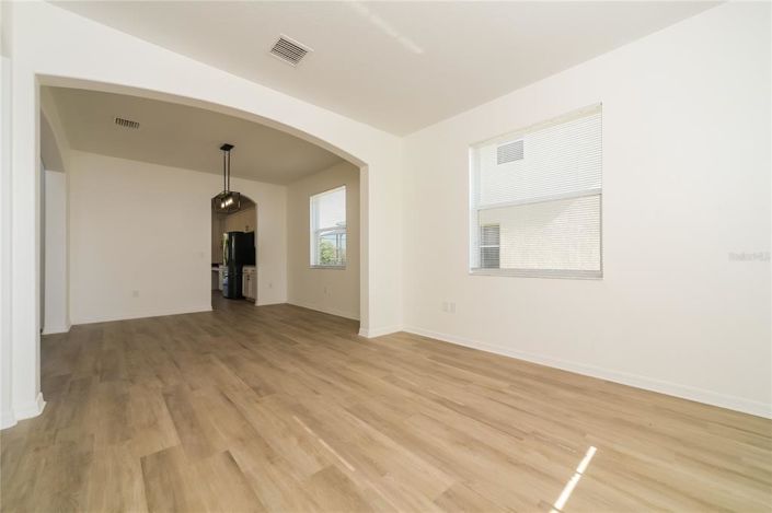 Image No.6-5 Bed House for sale