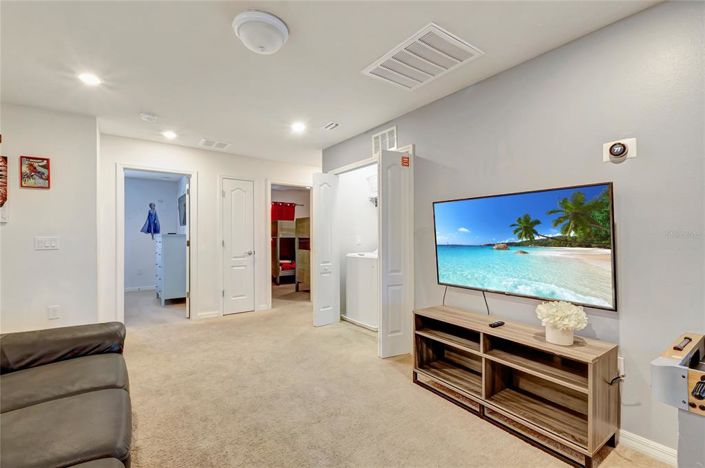 Image No.27-5 Bed Townhouse for sale
