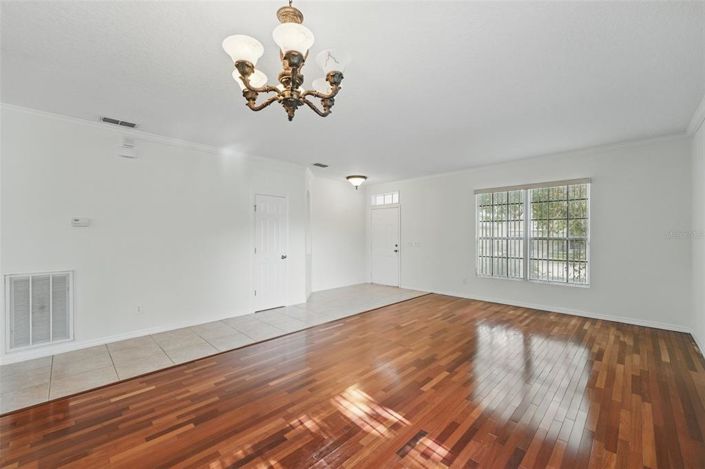 Image No.11-3 Bed House for sale