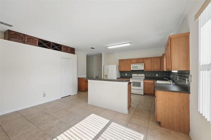 Image No.7-3 Bed House for sale