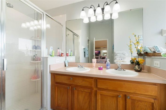 Image No.18-4 Bed House for sale