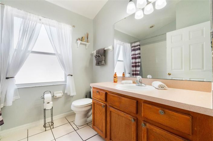 Image No.20-4 Bed House for sale