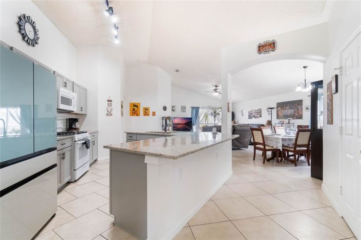 Image No.6-4 Bed House for sale