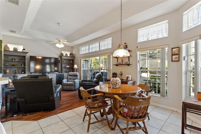 Image No.10-3 Bed House for sale