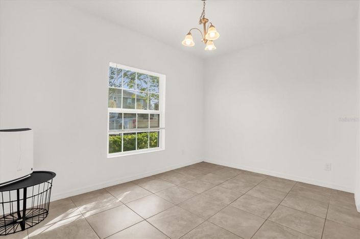 Image No.8-3 Bed Townhouse for sale