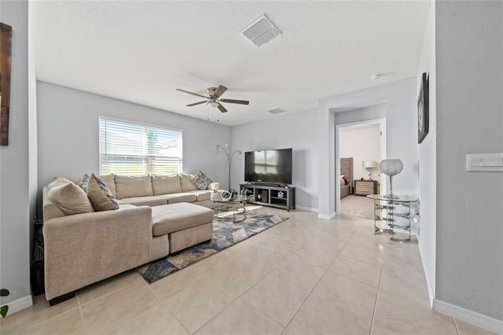 Image No.25-4 Bed House for sale