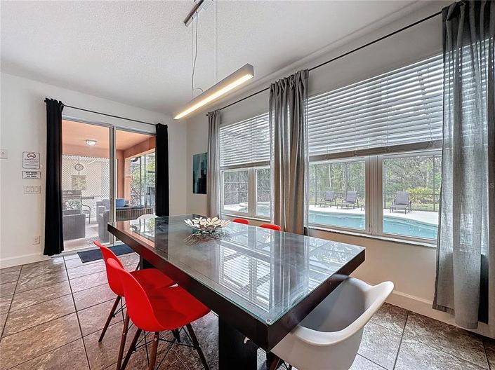 Image No.10-6 Bed House for sale