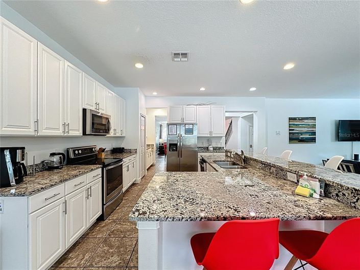 Image No.12-6 Bed House for sale