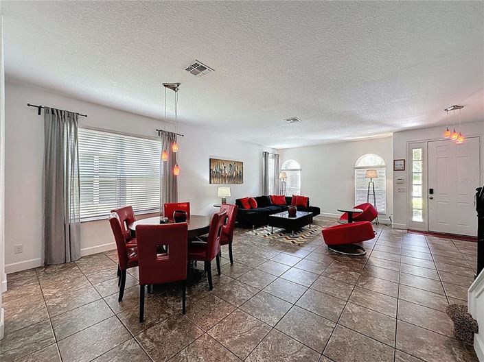 Image No.17-6 Bed House for sale