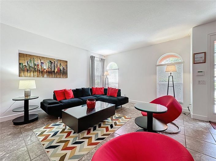 Image No.22-6 Bed House for sale