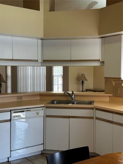 Image No.17-3 Bed House for sale