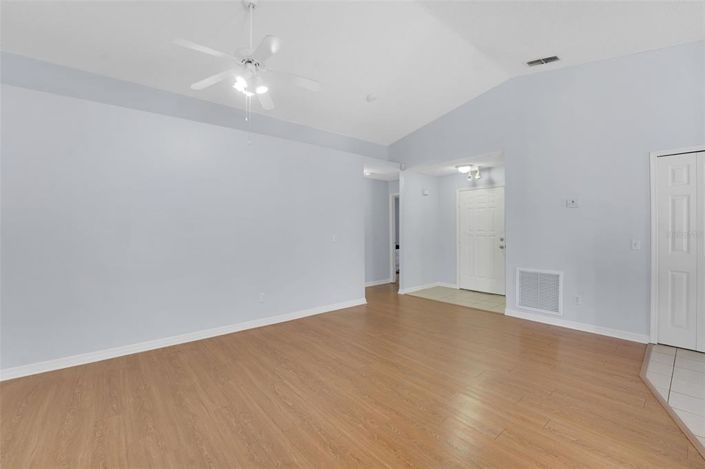 Image No.18-3 Bed House for sale