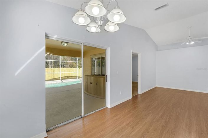 Image No.21-3 Bed House for sale