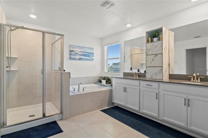 Image No.35-5 Bed House for sale