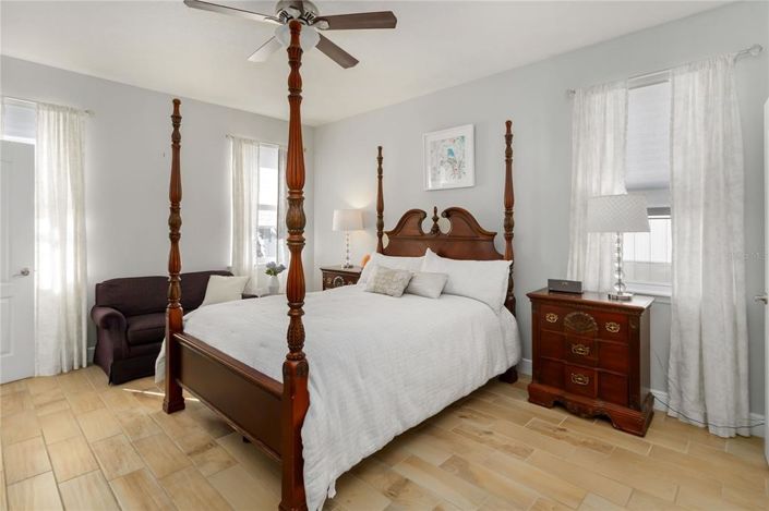 Image No.17-3 Bed House for sale