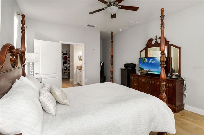 Image No.18-3 Bed House for sale