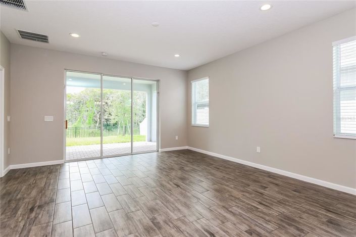 Image No.7-Maison de 4 chambres à vendre à Saint John