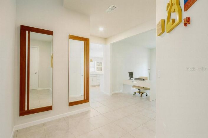 Image No.9-4 Bed House for sale