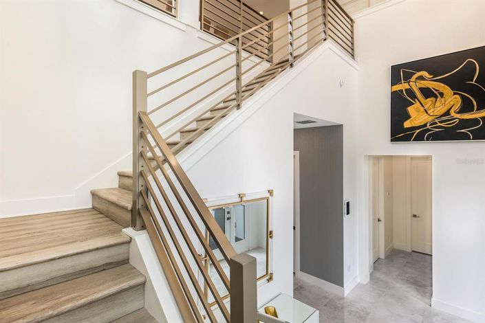 Image No.11-6 Bed House for sale