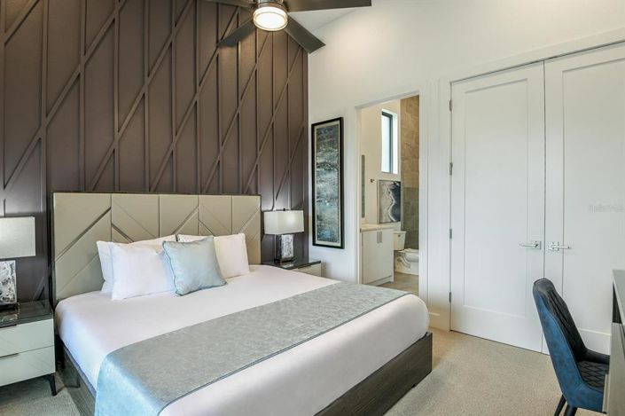 Image No.18-6 Bed House for sale