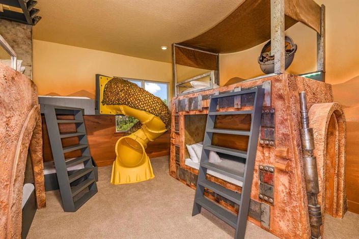 Image No.4-6 Bed House for sale